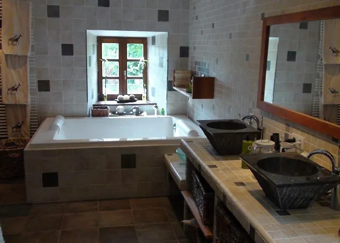 Вилла Demeure De 1850 Avec Piscine Chauffee