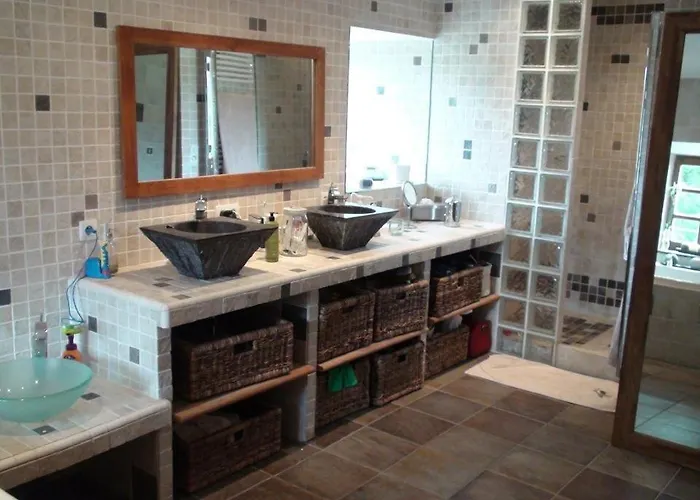 Вилла Demeure De 1850 Avec Piscine Chauffee Шамбон-сюр-Линьон